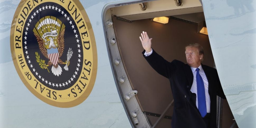 Trump arrives for Vietnam Summ...