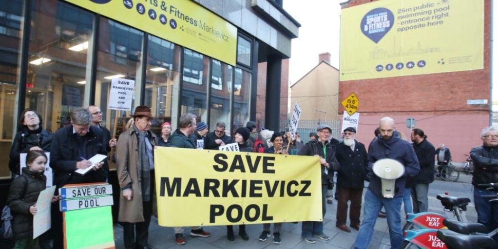 Protesters urge MetroLink plan...