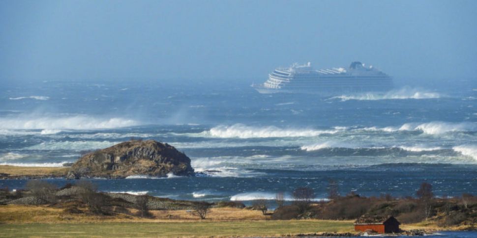 Viking Sky Cruise Ship loses e...