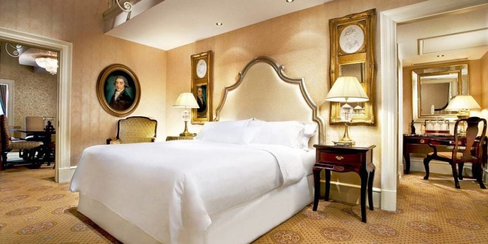 What are the 10 best hotels in...