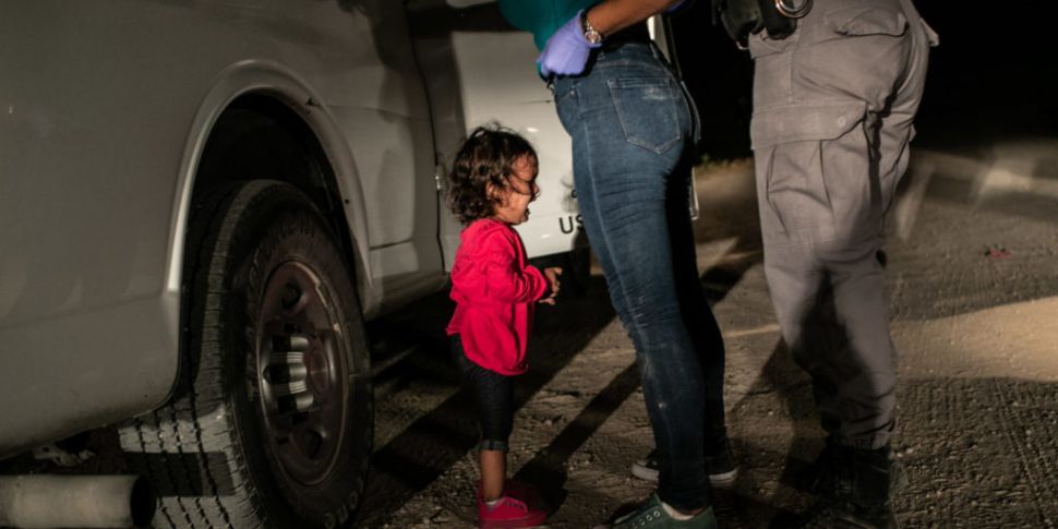 Crying toddler at US border na...