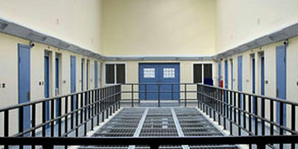Two arrests after drugs and dr...