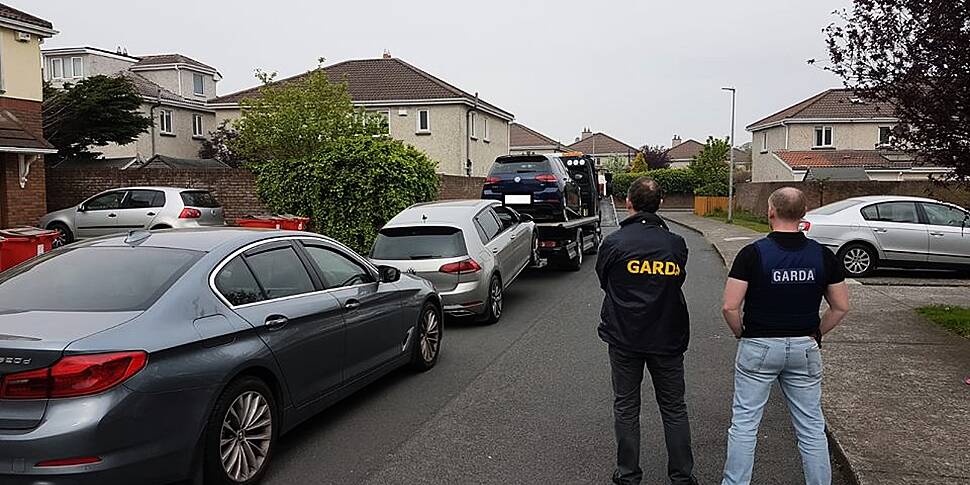 Gardaí seize cars, jewellery a...