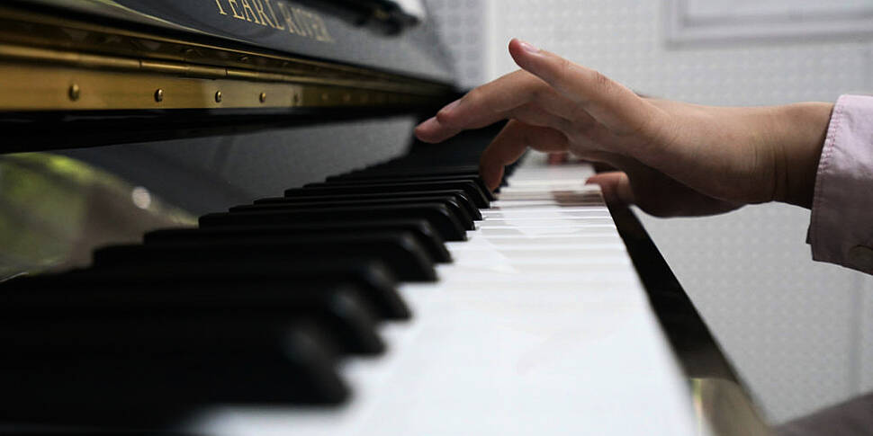 Study calls for school music c...