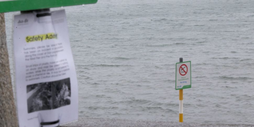Week-long swimming ban in Dún...