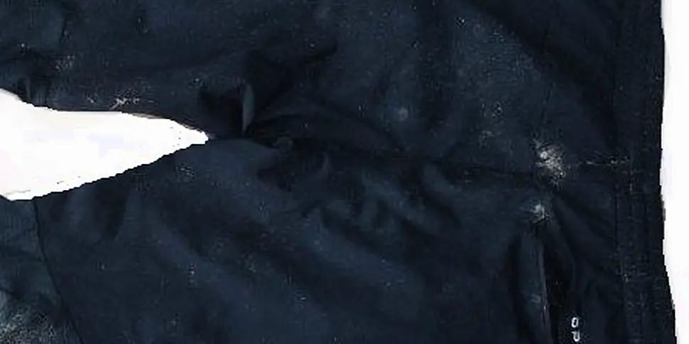Man's body found on beach in C...