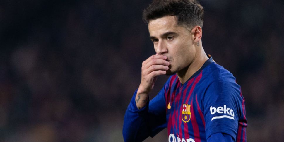Coutinho in the dark over Barc...