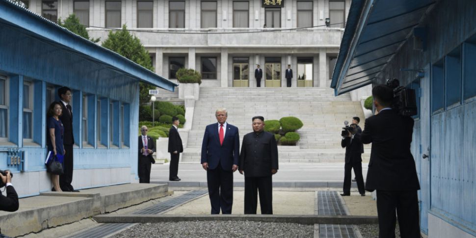 Trump steps into North Korea d...