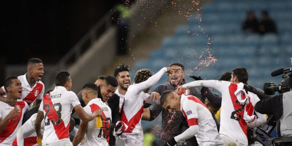 Peru shock Chile to reach Copa...