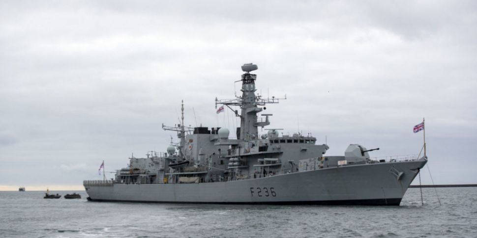 British warship intervenes bet...