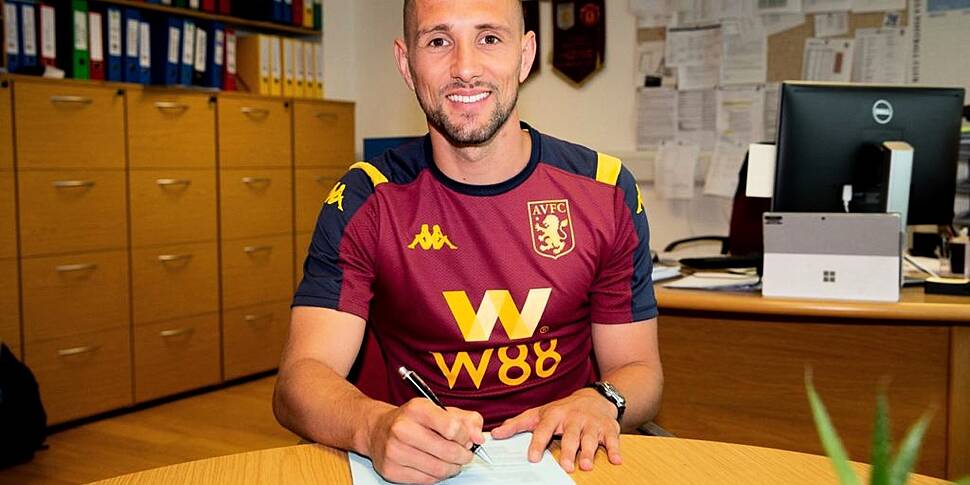 Conor Hourihane signs new cont...