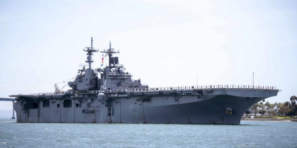US warship destroys Iranian dr...