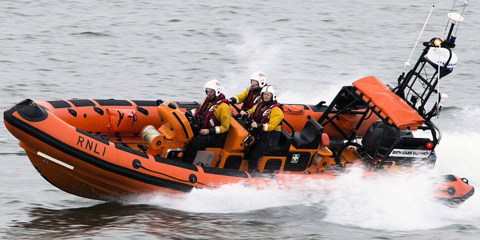 Five people rescued from the w...