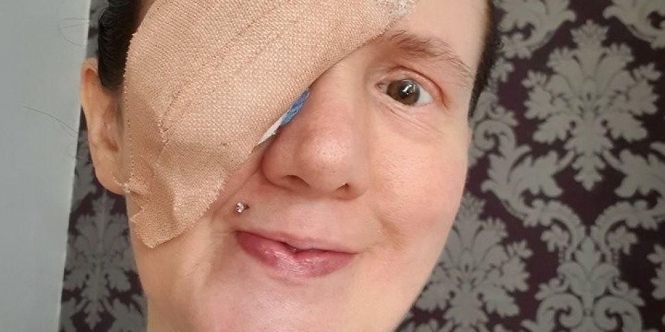 Woman pops out her own cornea