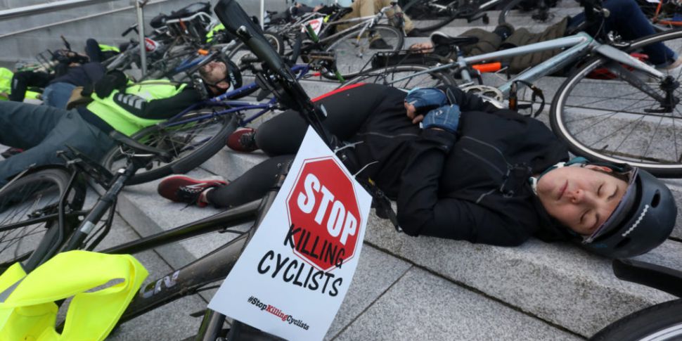 Cyclists stage 'die-ins' to hi...