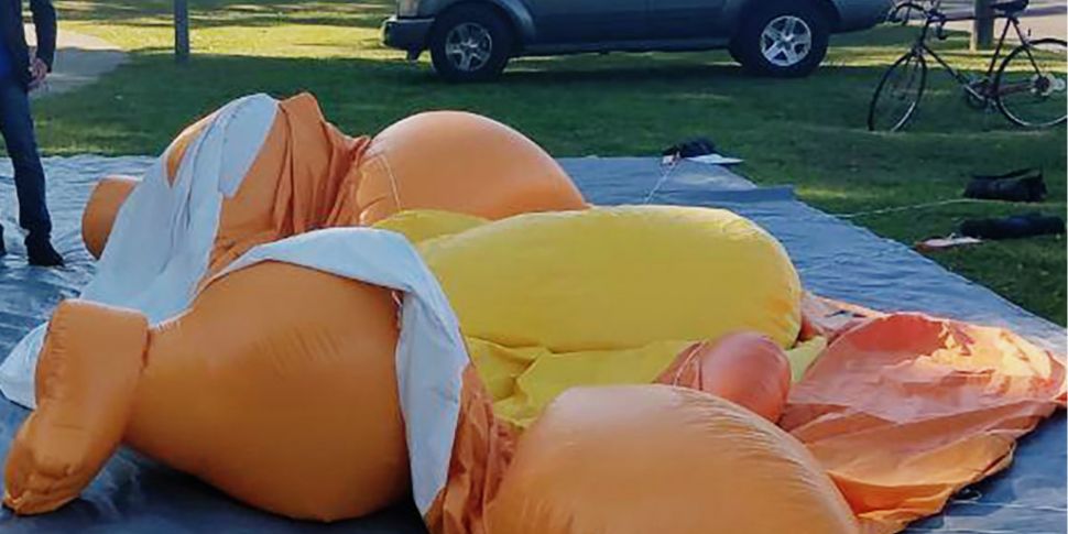 'Trump baby' balloon slashed a...