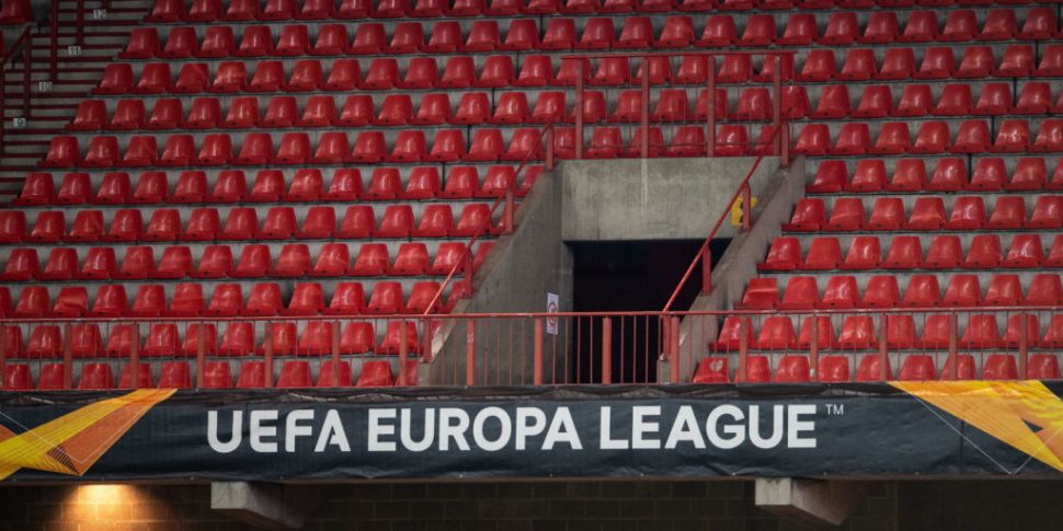 Eintracht Frankfurt fans banne...