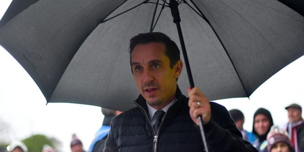 Gary Neville hits out at Premi...