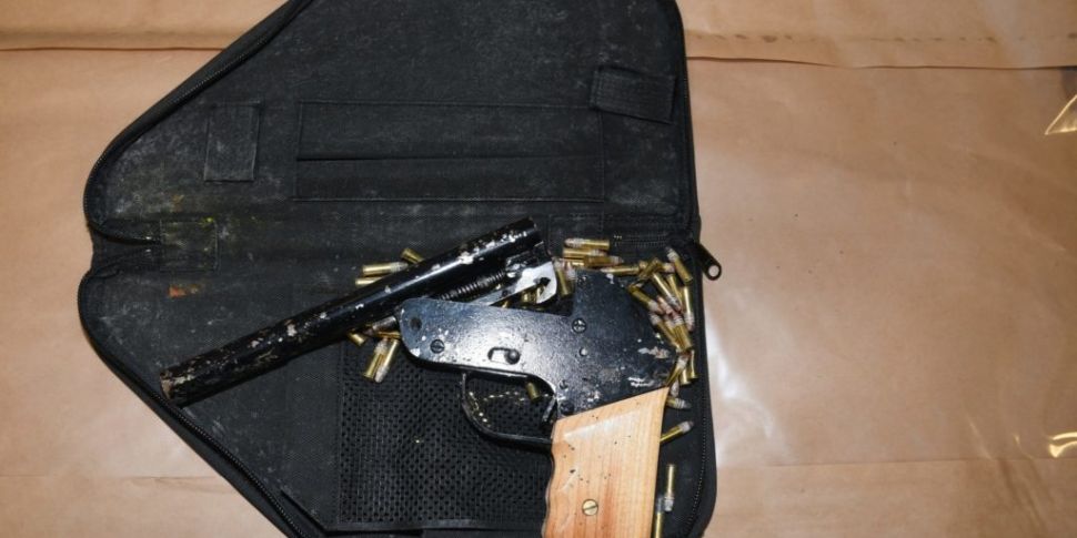 Gun seized after high-speed ca...