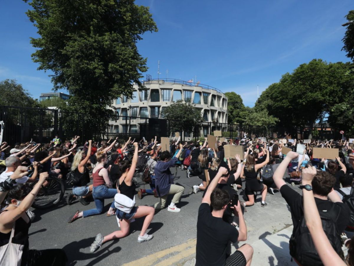 Morning Top 5: People Urged Morning Top 5: People Urged Not To Attend Protests; Call For Direct Provision Reform; Nfl U-Turn On Protests | Newstalk