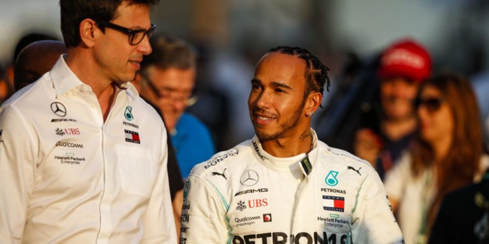 Mercedes boss supports Lewis H...