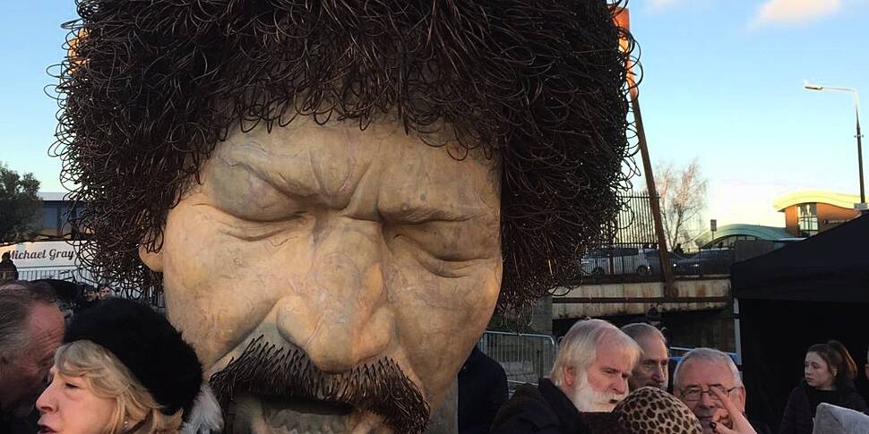 Luke Kelly statue vandalised f...