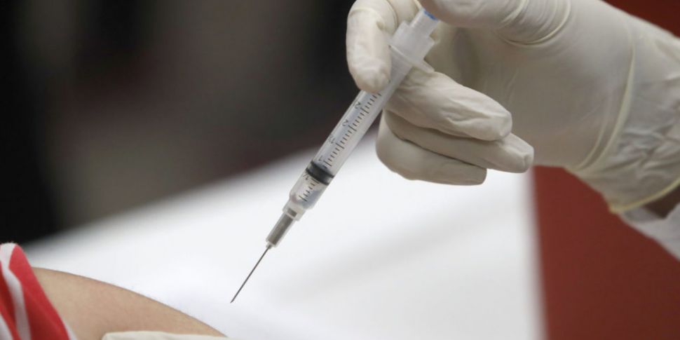 GPs 'can't vaccinate 800,000 c...