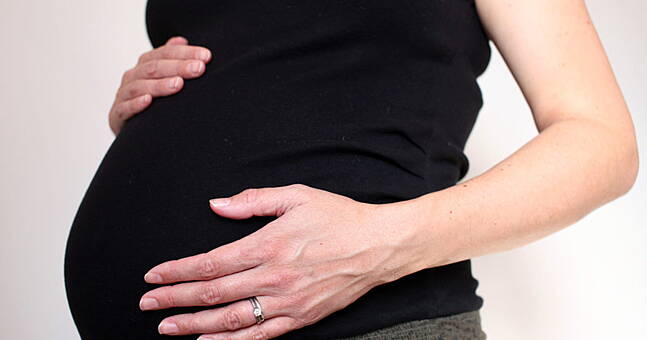 Pregnant women to be prioritised for vaccination under new rollout plan - Vimarsana News