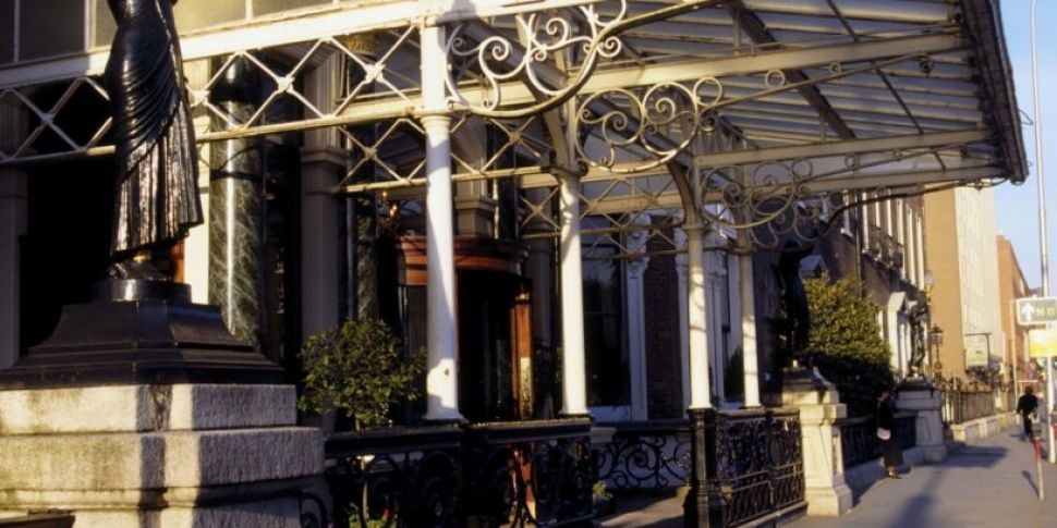 The Shelbourne Hotel Statues A...