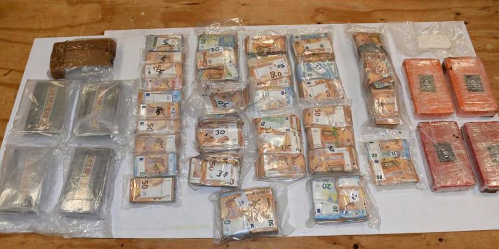 Gardaí seize drugs and cash wo...