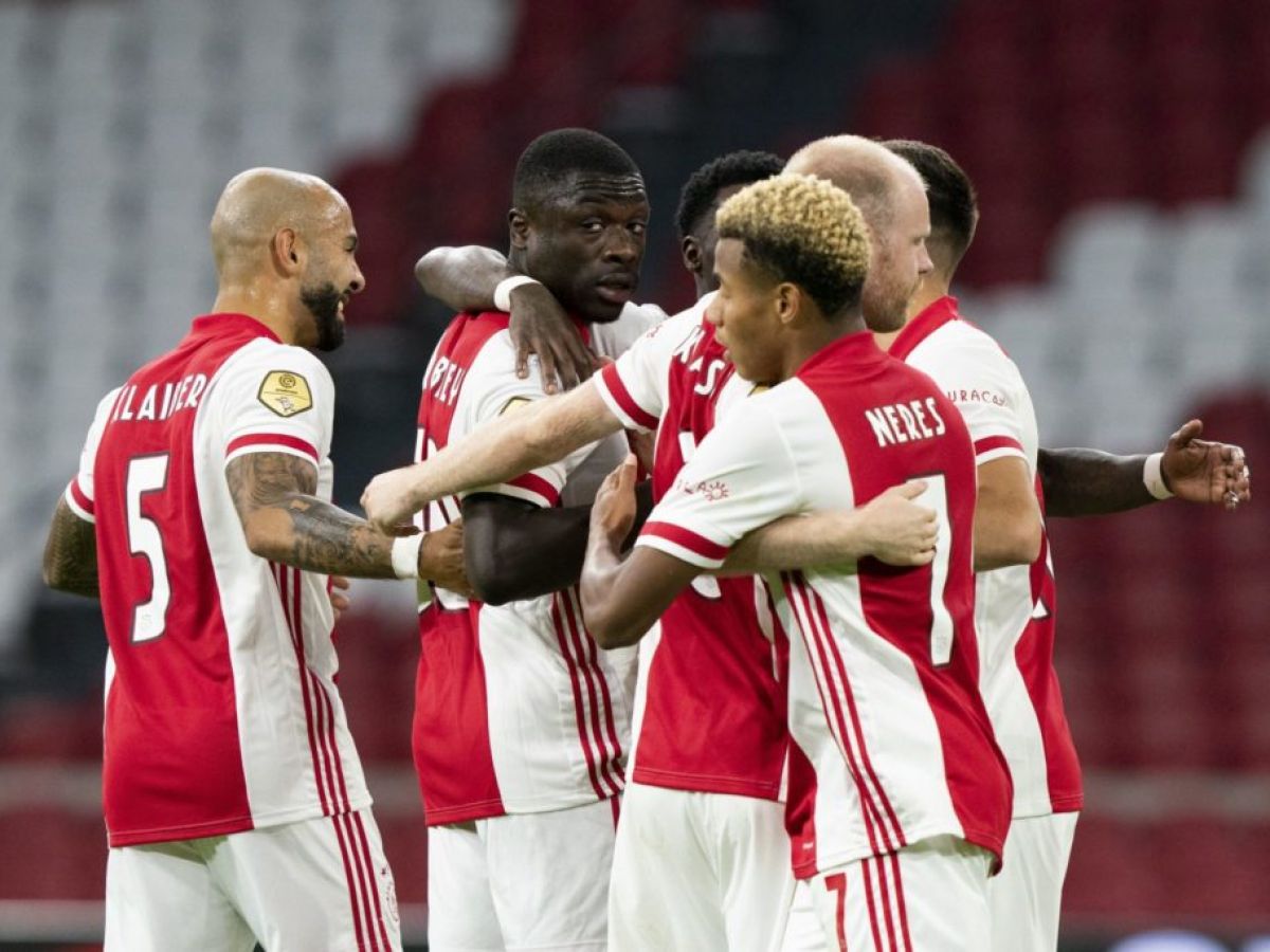 Ajax Melt Down Eredivisie Trophy To Share With Their Fans Newstalk