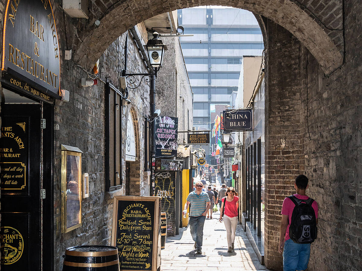 Concerns over Merchant's Arch development in Dublin's Temple Bar | Newstalk