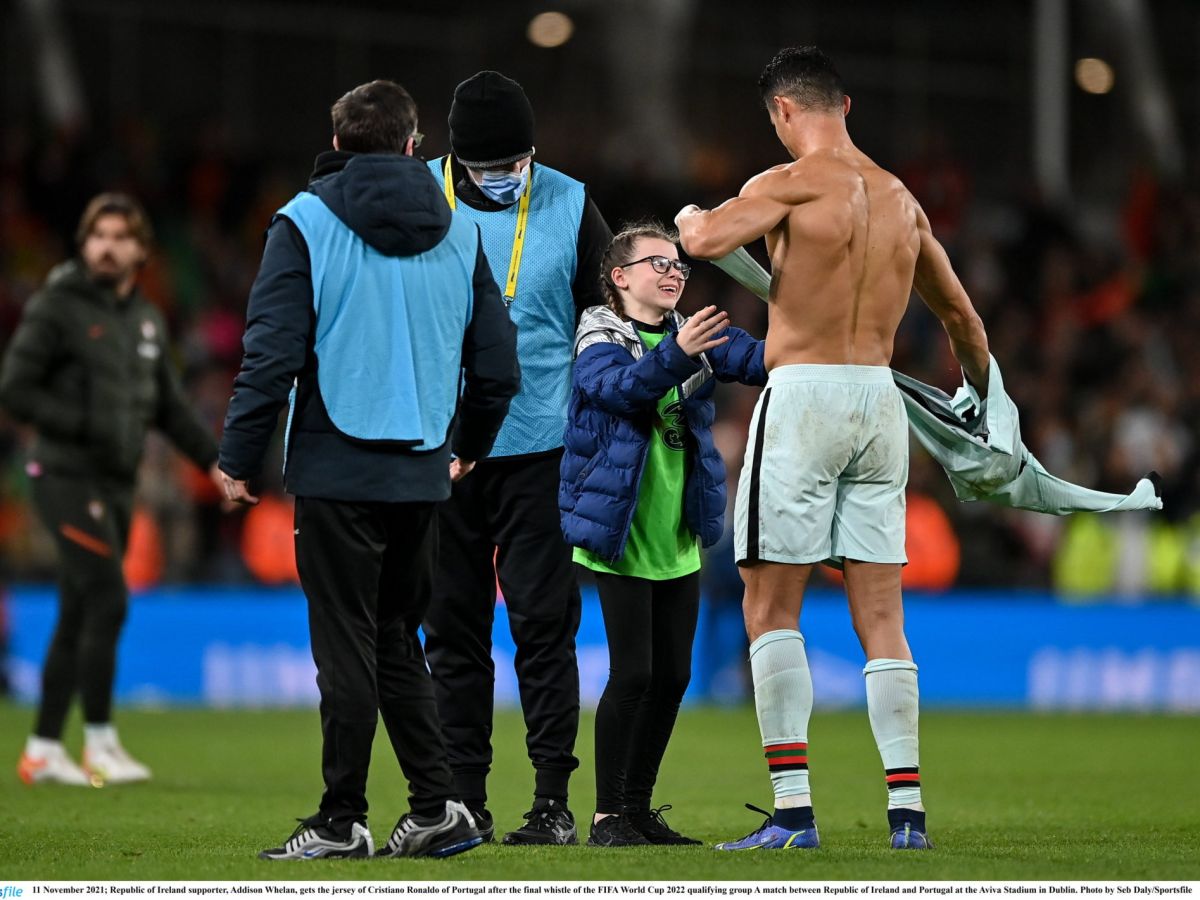 Girl who ran on pitch and got Cristiano Ronaldo's jersey says she 'was  fined €3,000' - Irish Mirror Online