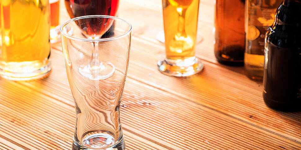 Pubs and restaurants now in 'a...