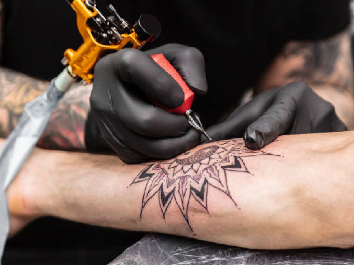 Are tattoo parlours in Ireland at risk of having to close down? | Newstalk
