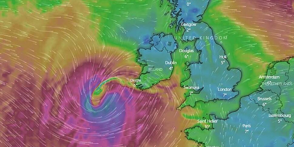 Storm Eunice: Wind, rain, slee...