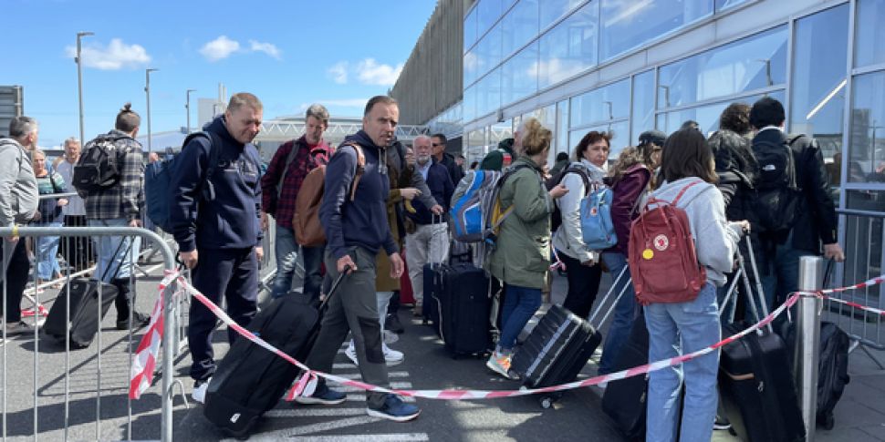 Dublin Airport: Passengers cou...