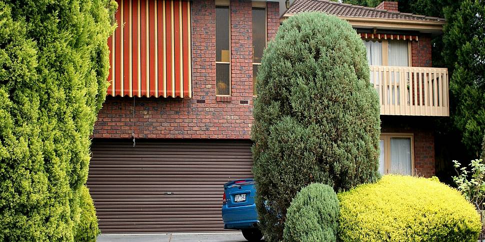 Farewell Ramsay Street: Neighb...