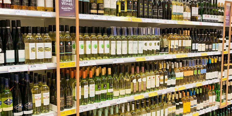 Health warnings on wine 'an at...