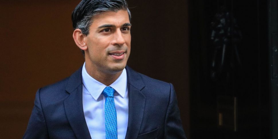 Rishi Sunak fined for not wear...