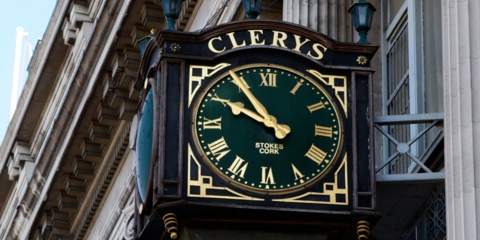 Clerys clock set to be unveile...