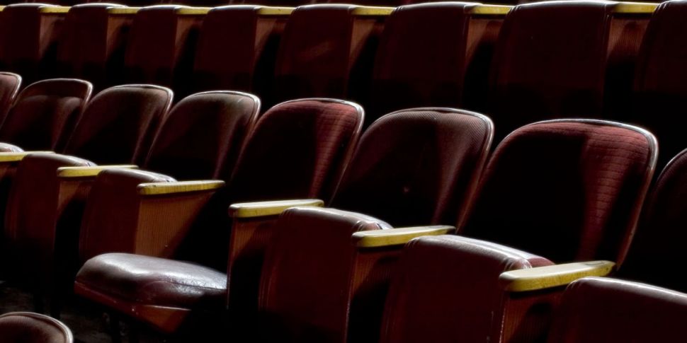 Theatre Etiquette: The Dos and...