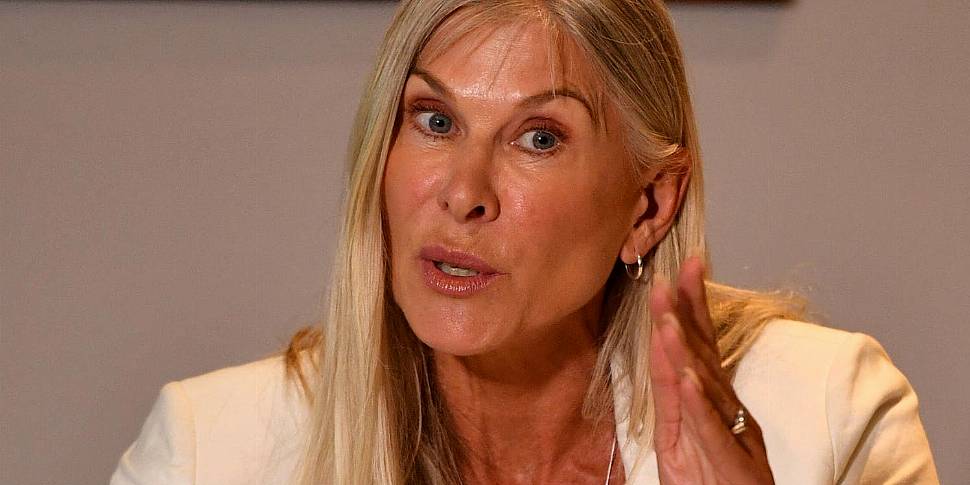 Sharron Davies: Separate categ...