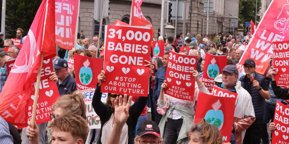 Thousands attend pro-life rall...