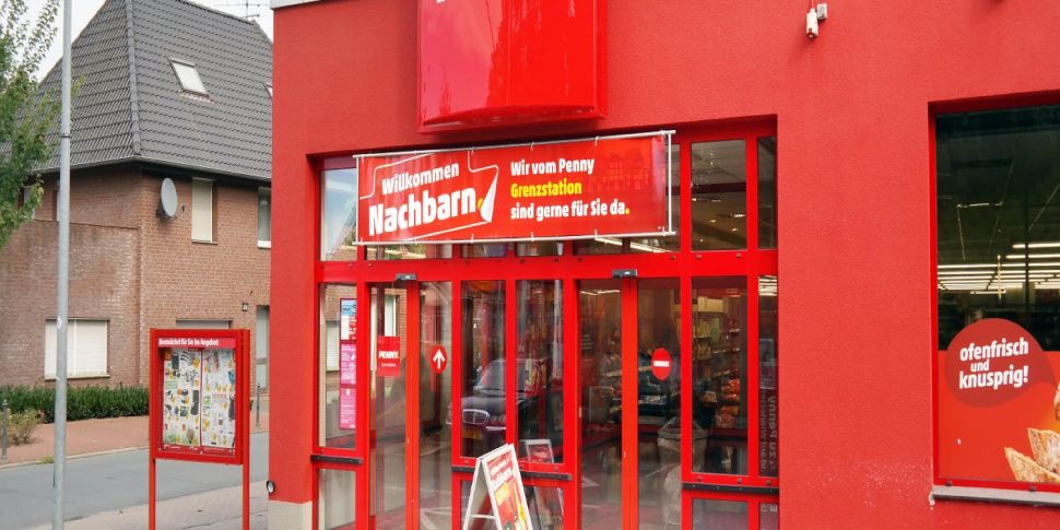 German supermarket set to char...