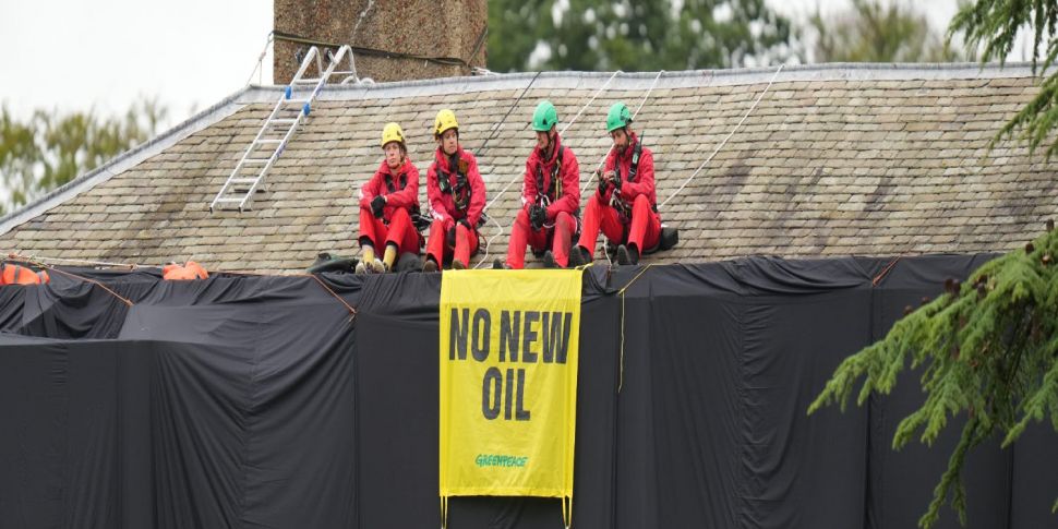 Greenpeace protest at Rishi Su...