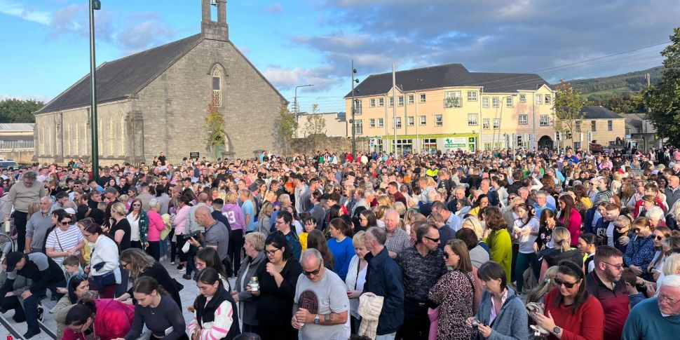 Thousands gather for vigil to...