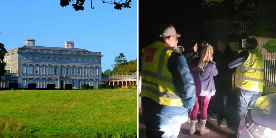 Castletown House: Protesters b...