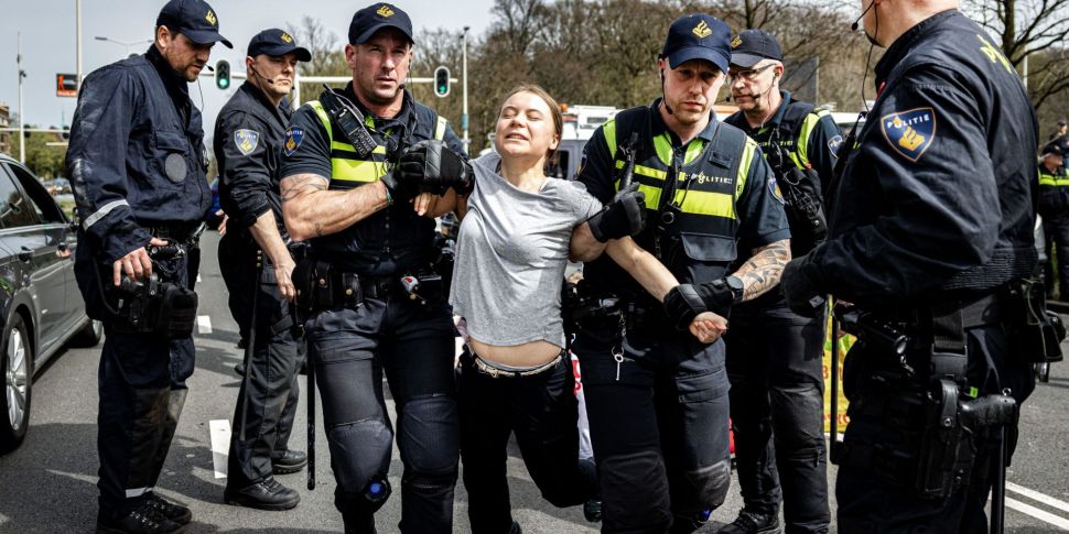 Greta Thunberg arrested at cli...