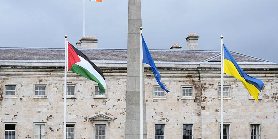 Tánaiste Simon Harris announce...